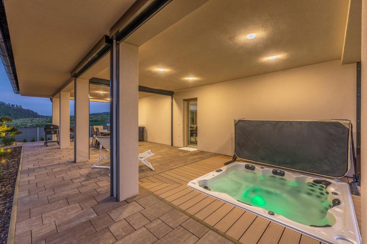 Luxury Spa Villa Kraluv Dvur Ngoại thất bức ảnh