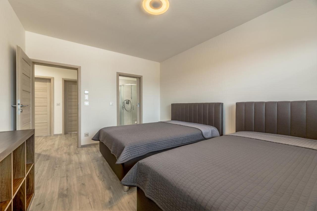Luxury Spa Villa Kraluv Dvur Ngoại thất bức ảnh